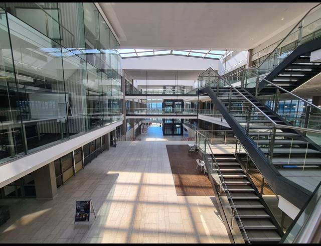 2,050M² OFFICE TO LET IN WATERFALL